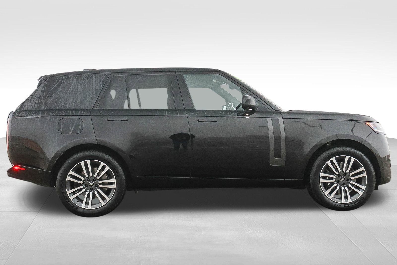 Used 2023 Land Rover Range Rover SE image 4