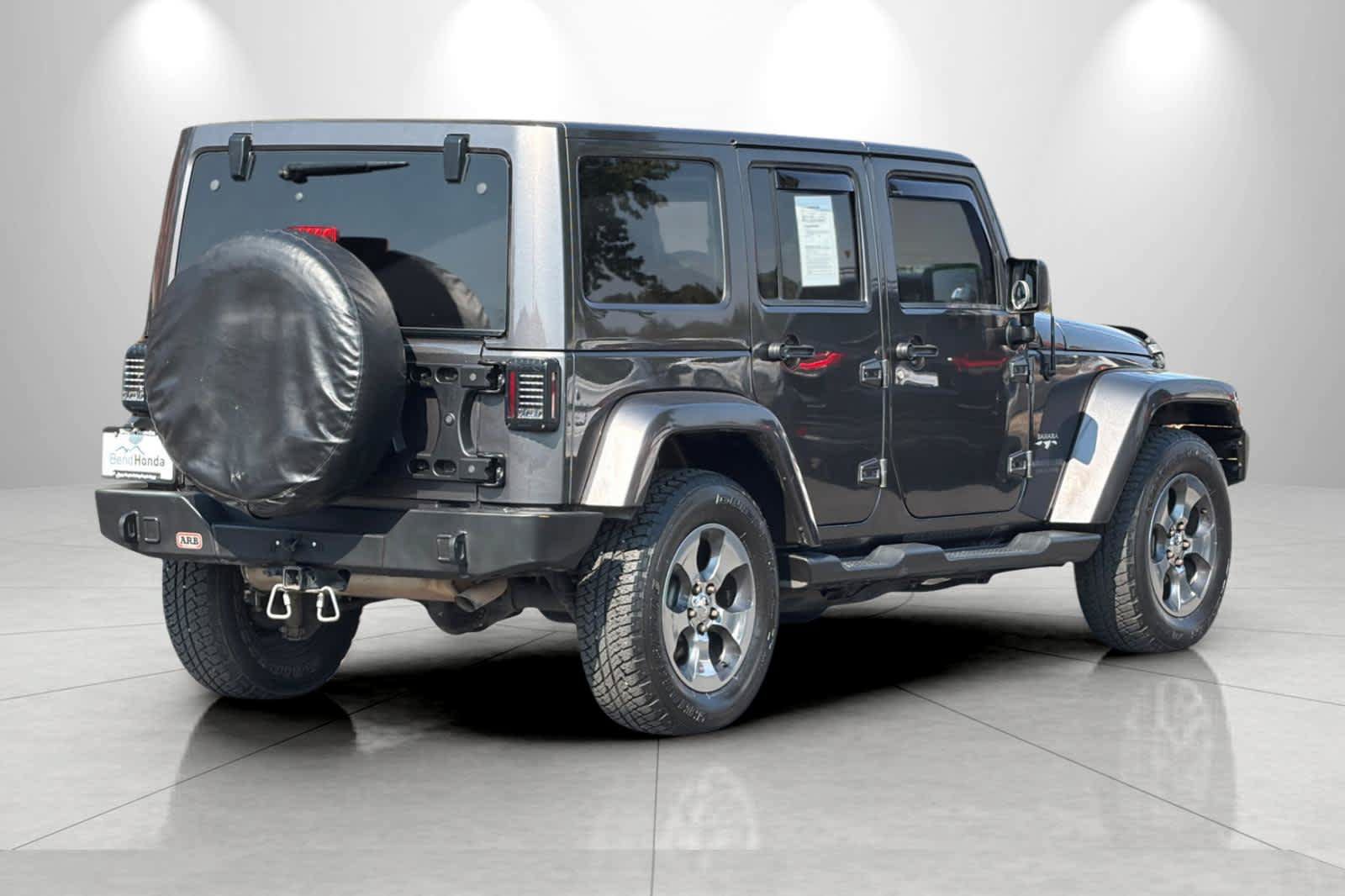 Used 2016 Jeep Wrangler Unlimited Sahara w/ Connectivity Group AWD/4WD video 2