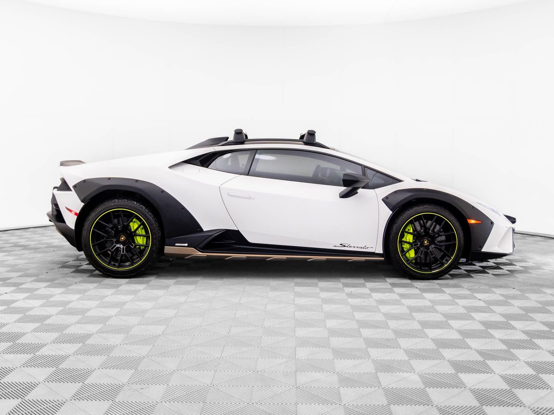 Used 2024 Lamborghini Huracan Sterrato image 6