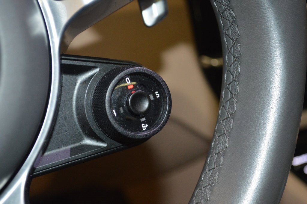 Certified 2023 Porsche Cayenne Platinum Edition image 27