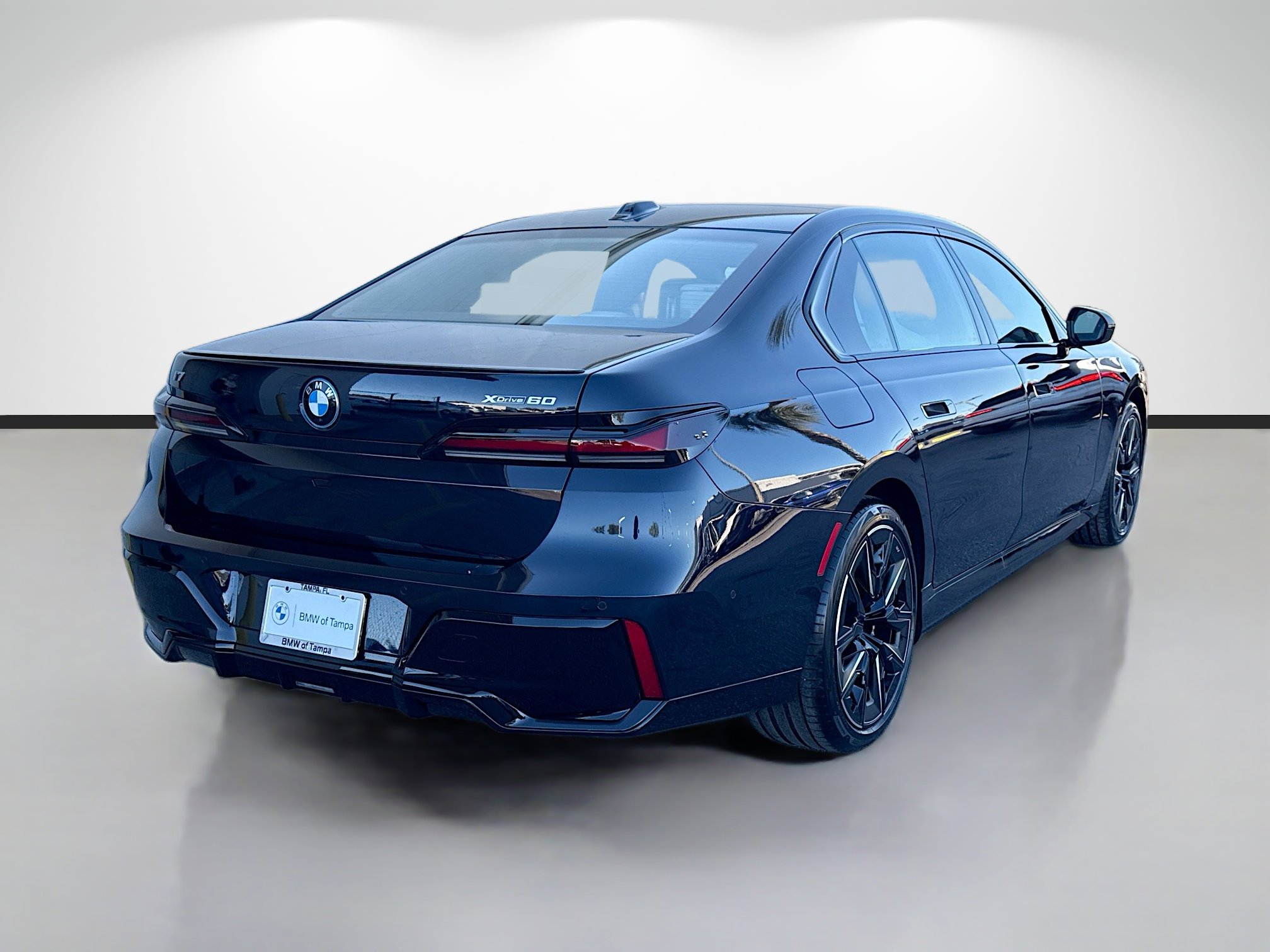 New 2026 BMW i7 xDrive60 w/ Premium Package AWD/4WD image 3