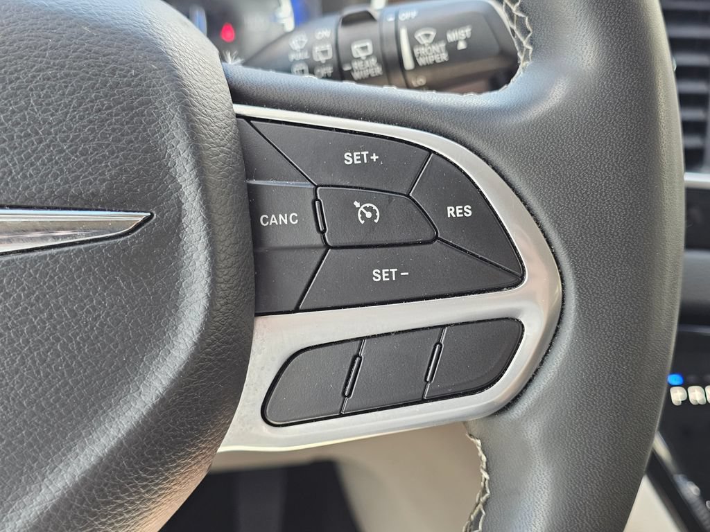 Used 2022 Chrysler Voyager LX FWD image 25