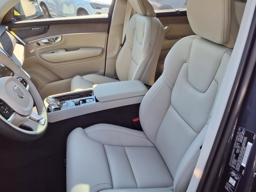 New 2026 Volvo XC90 B6 Ultra w/ Protection Package AWD/4WD image 16