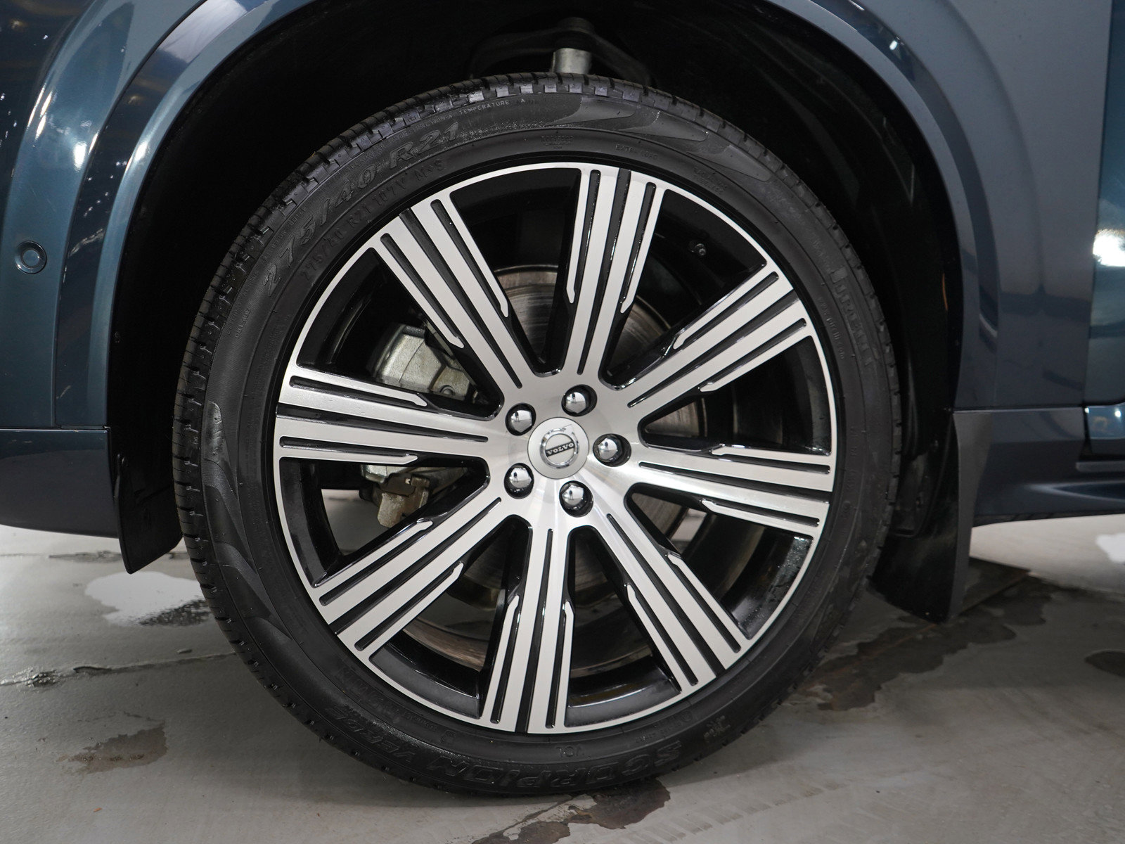 Used 2024 Volvo XC90 B6 Ultimate w/ Protection Package Premier AWD/4WD image 35