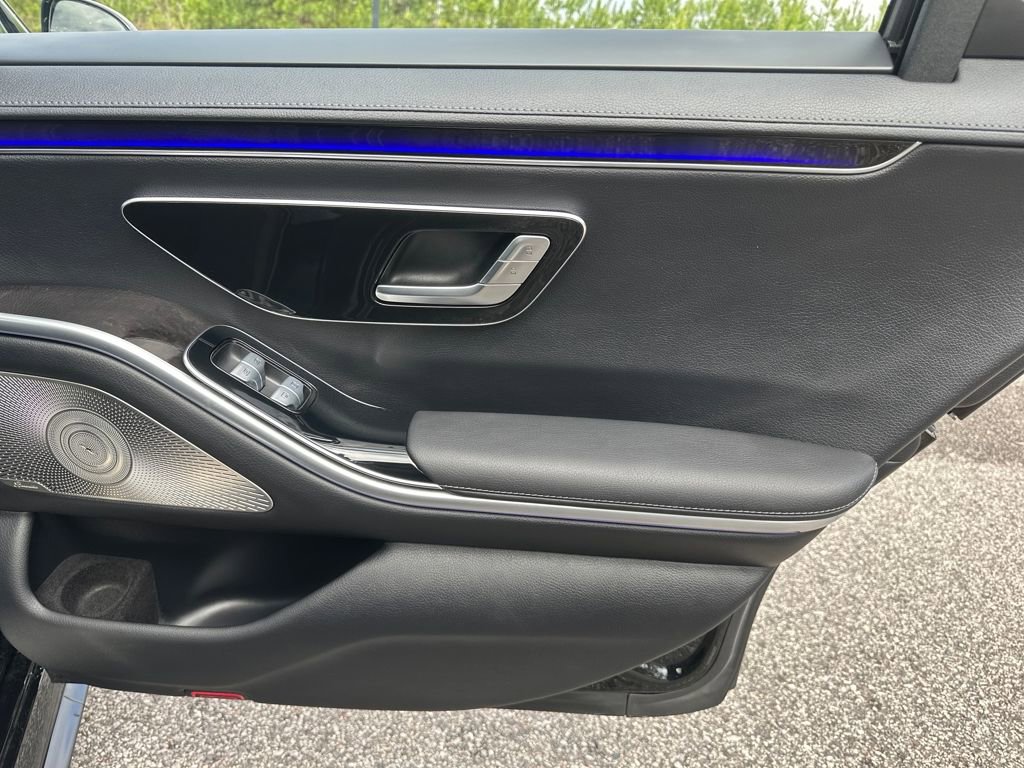 Certified 2022 Mercedes-Benz S 500 4MATIC w/ AMG Line Package image 33