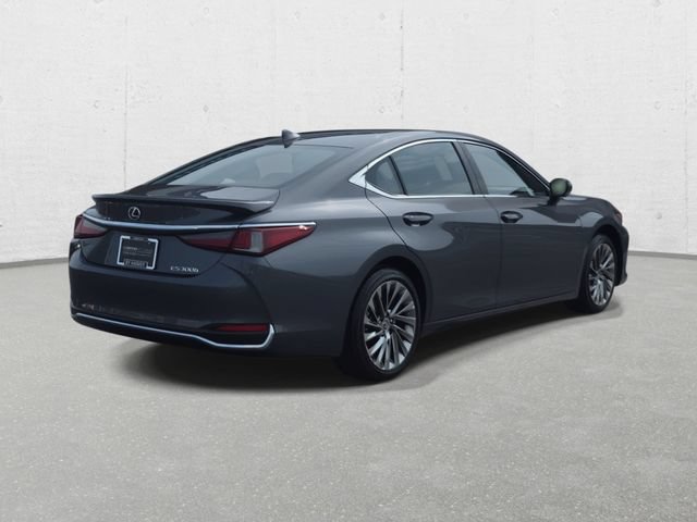 Certified 2025 Lexus ES 300h Ultra Luxury w/ Accessory Package (Z2) FWD image 5