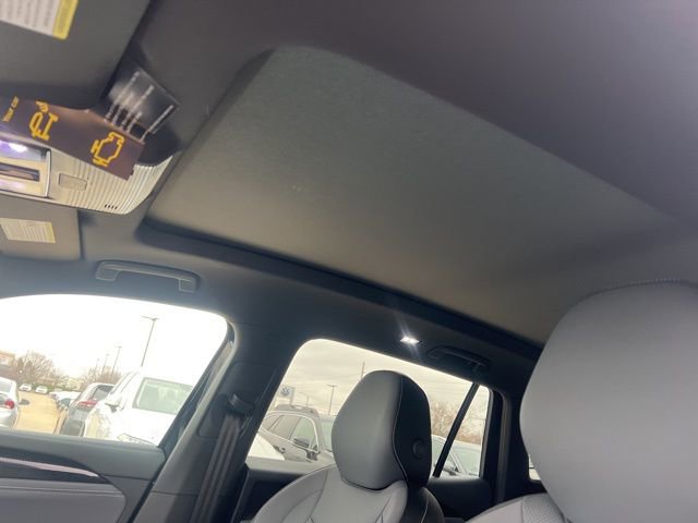 New 2026 Volkswagen Tiguan SE R-Line image 12