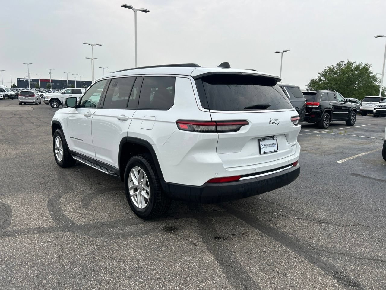 Used 2025 Jeep Grand Cherokee L Laredo RWD image 6