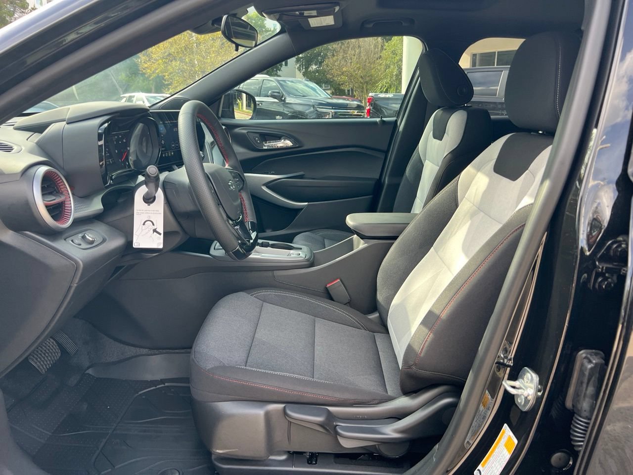 New 2026 Chevrolet Trax RS w/ Sunroof Package FWD image 9