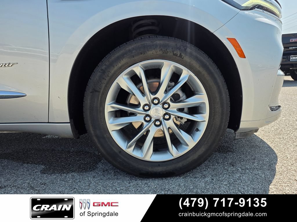 Used 2022 Buick Enclave Avenir w/ Avenir Technology Package AWD/4WD image 32
