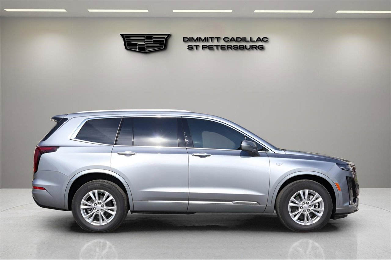 New 2025 Cadillac XT6 Luxury image 7