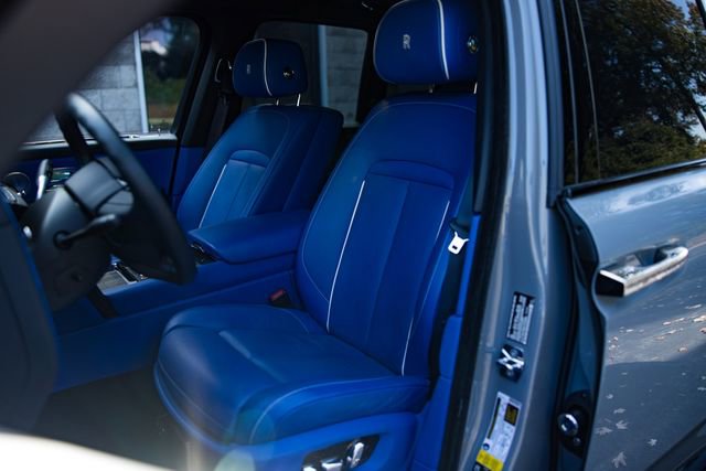 Used 2022 Rolls-Royce Cullinan Black Badge image 40