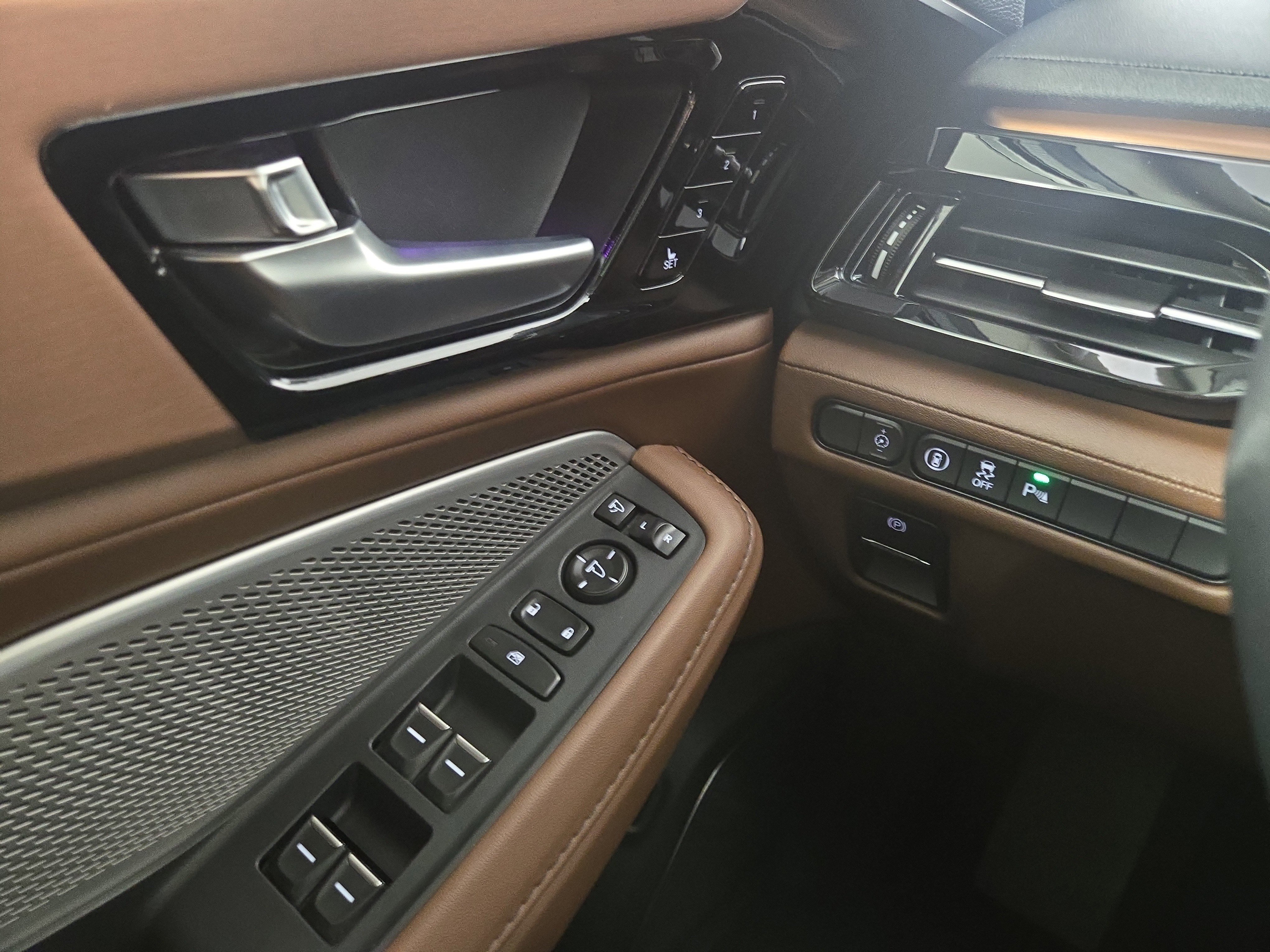 Used 2022 Acura MDX FWD w/ Technology Package image 31