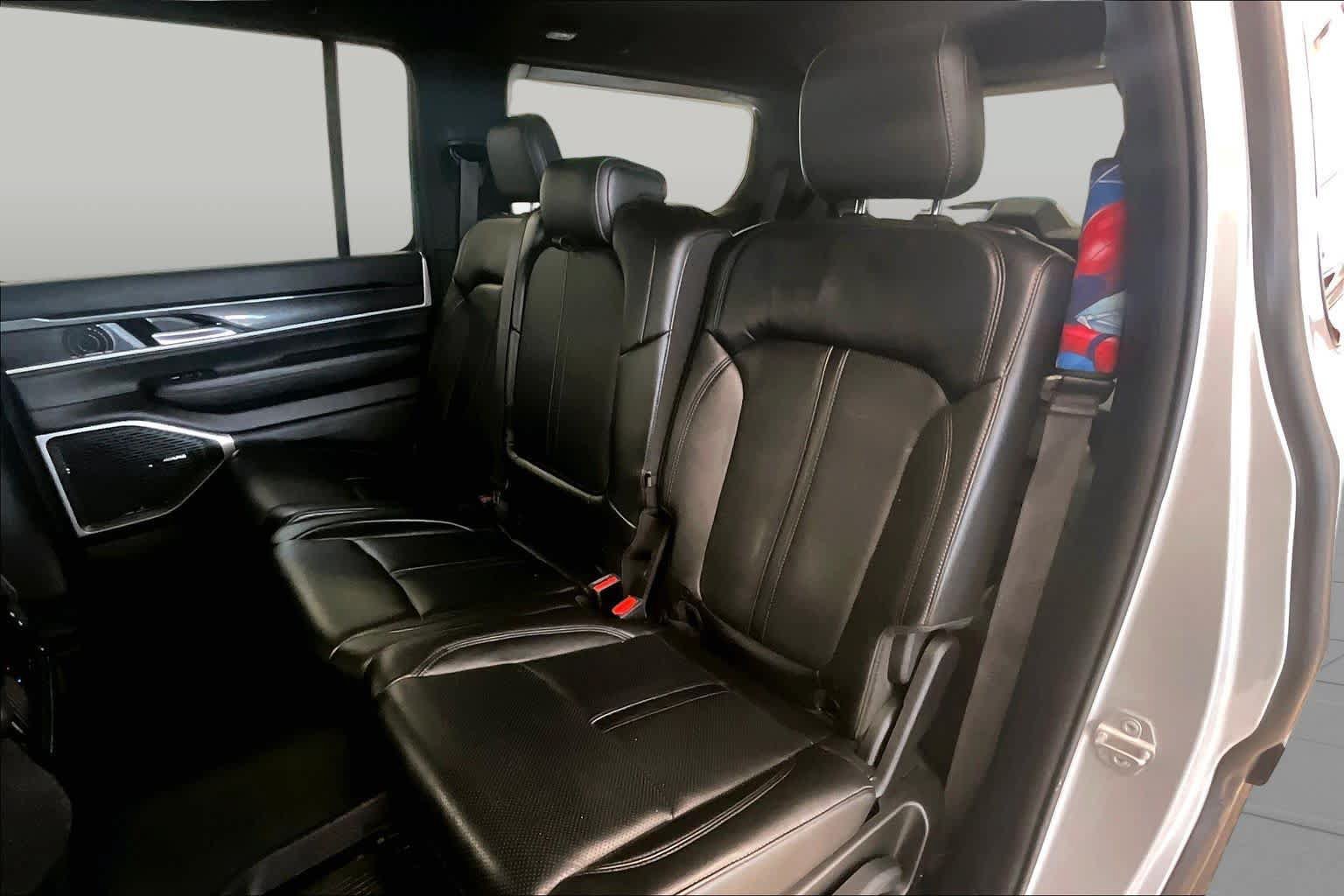 Used 2023 Jeep Wagoneer 2WD image 18