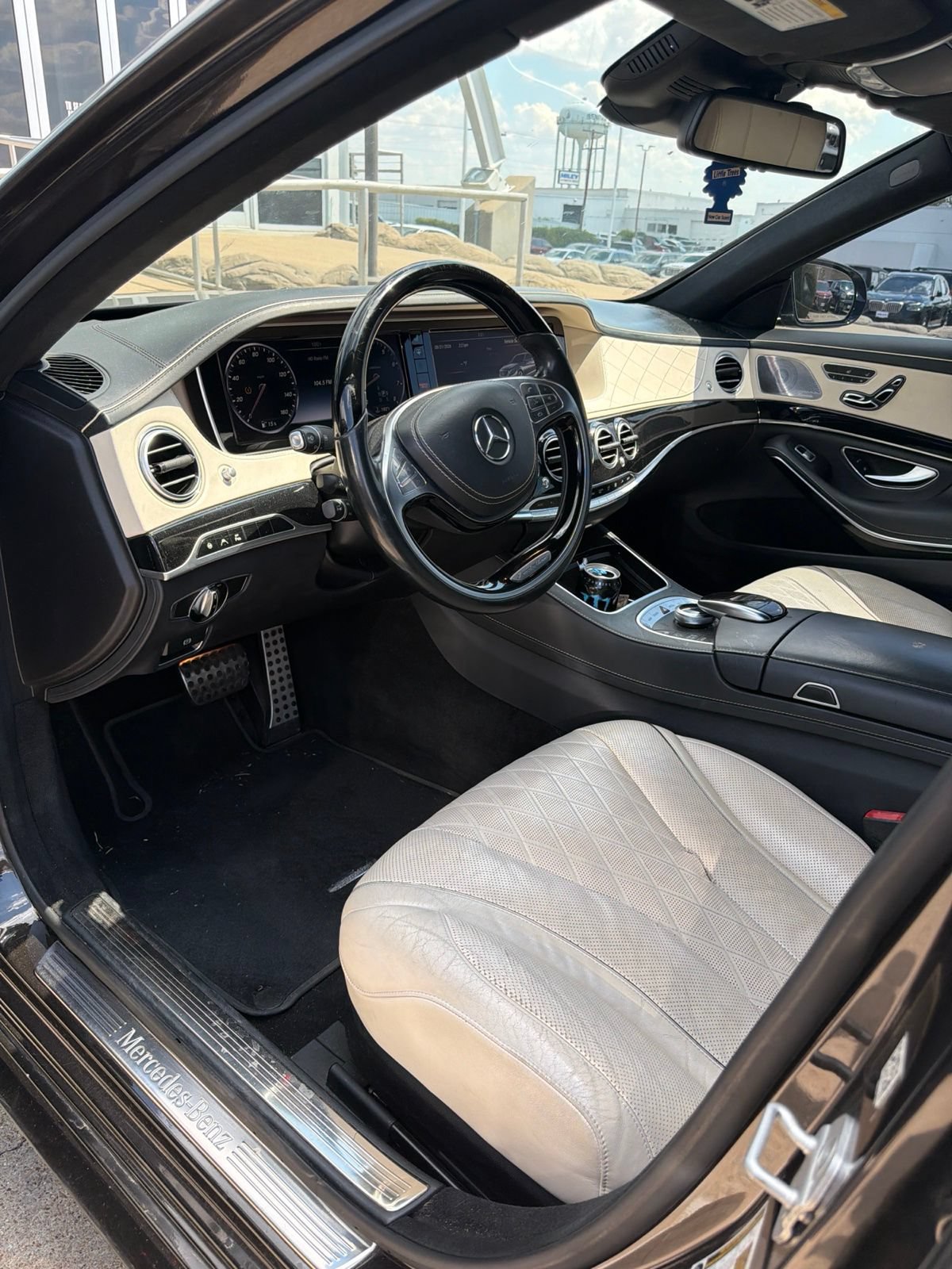 Used 2015 Mercedes-Benz S 550 Sedan w/ Sport Package image 11