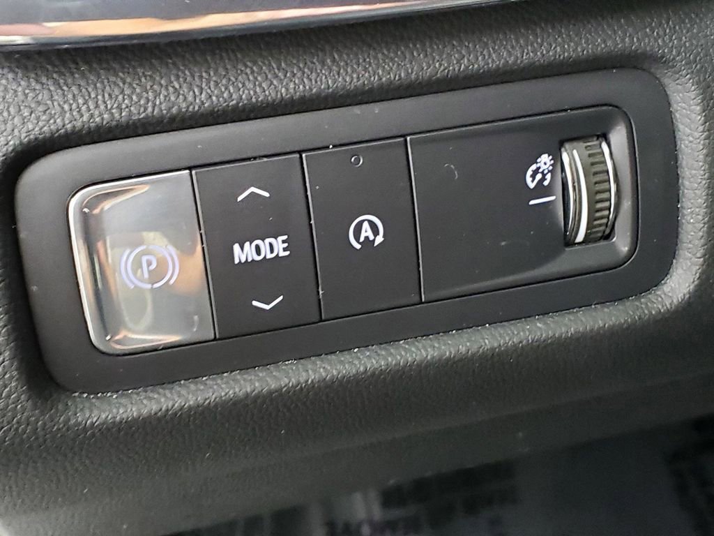 Used 2025 GMC Acadia Elevation image 28