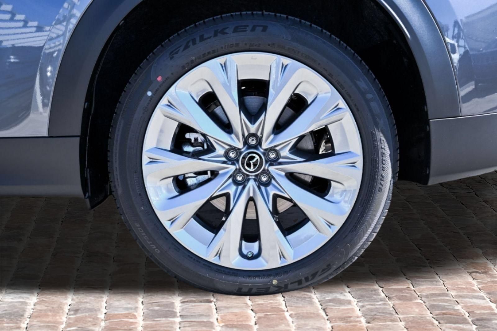 Used 2026 MAZDA CX-90 Plug-In Hybrid w/ Preferred AWD/4WD image 37