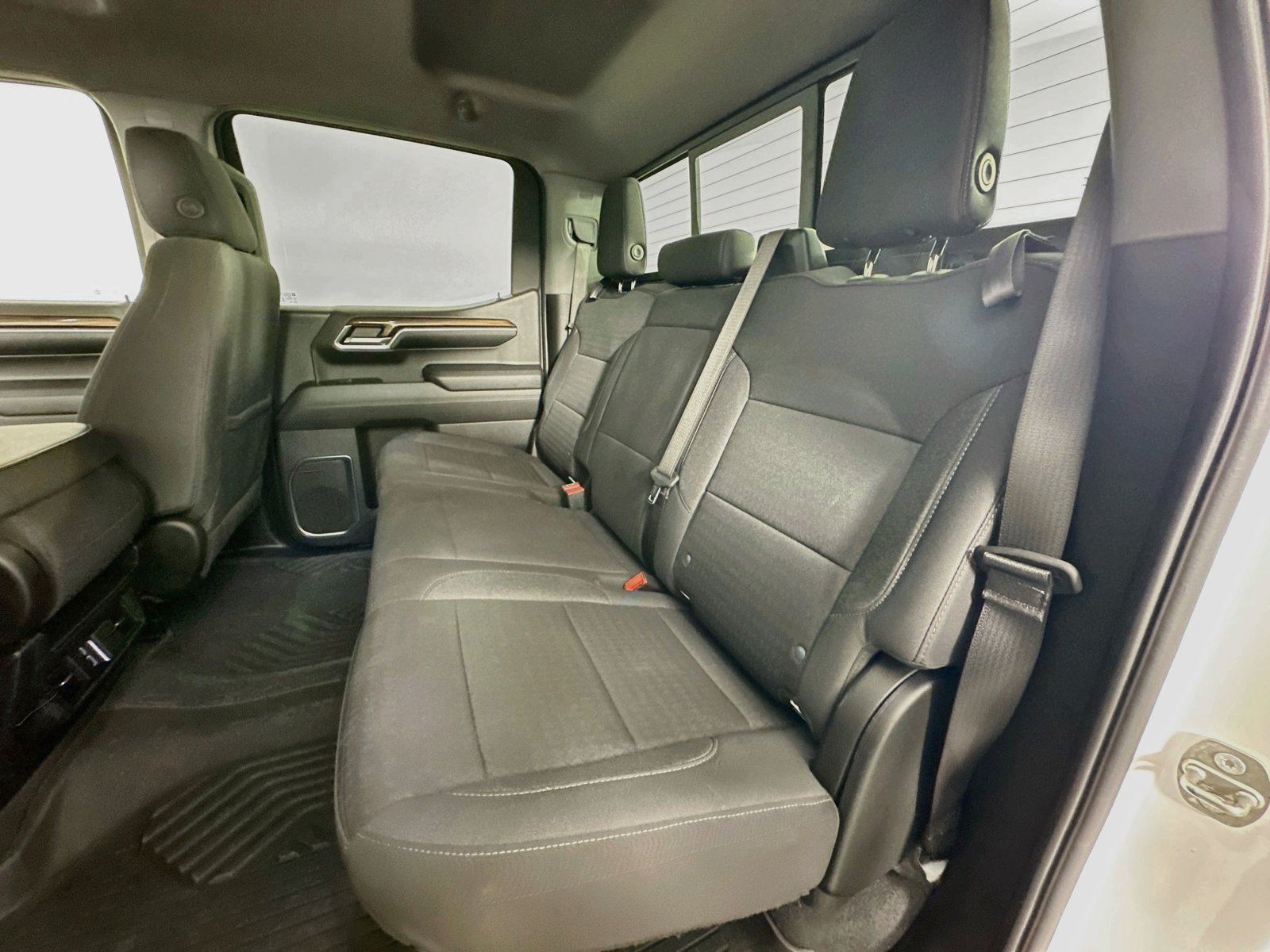 Used 2024 Chevrolet Silverado 1500 LT AWD/4WD image 25