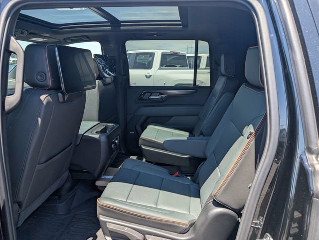 New 2026 GMC Yukon XL AT4 w/ AT4 Premium Plus Package AWD/4WD image 10