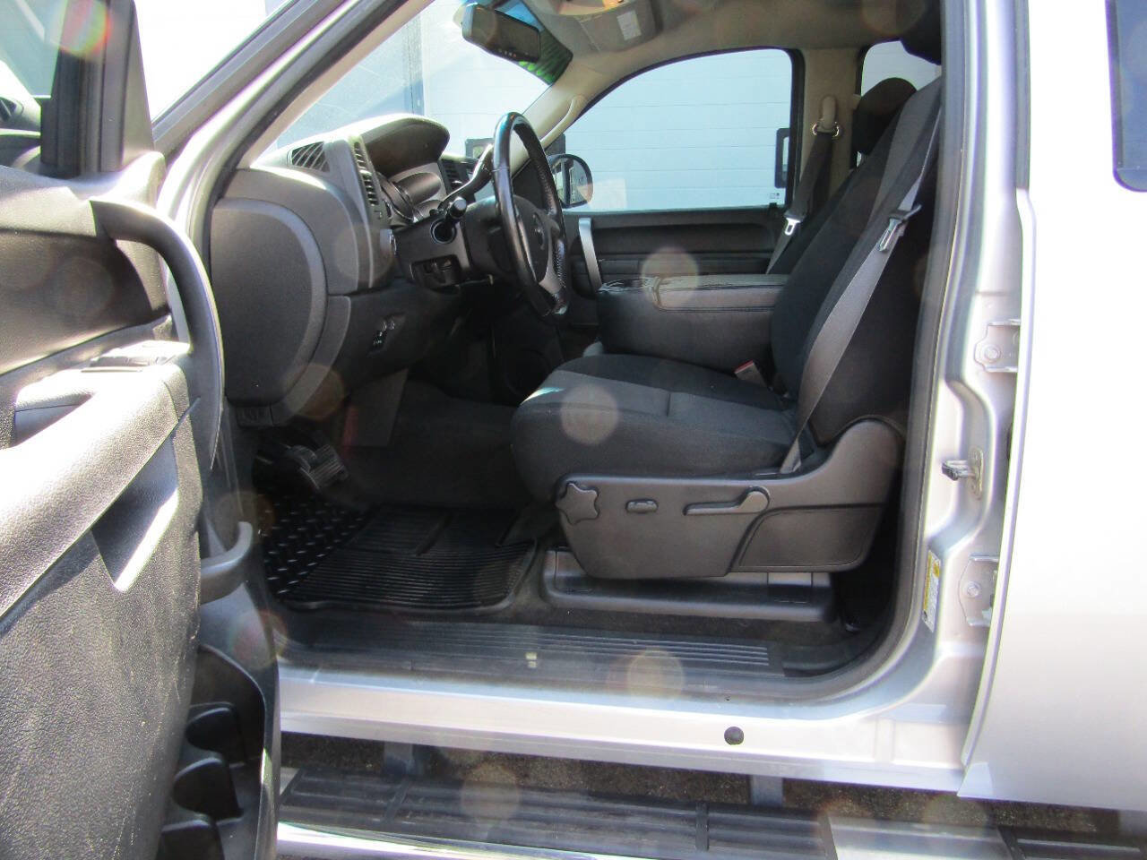 Used 2013 GMC Sierra 2500 SLE w/ SLE Preferred Package image 4