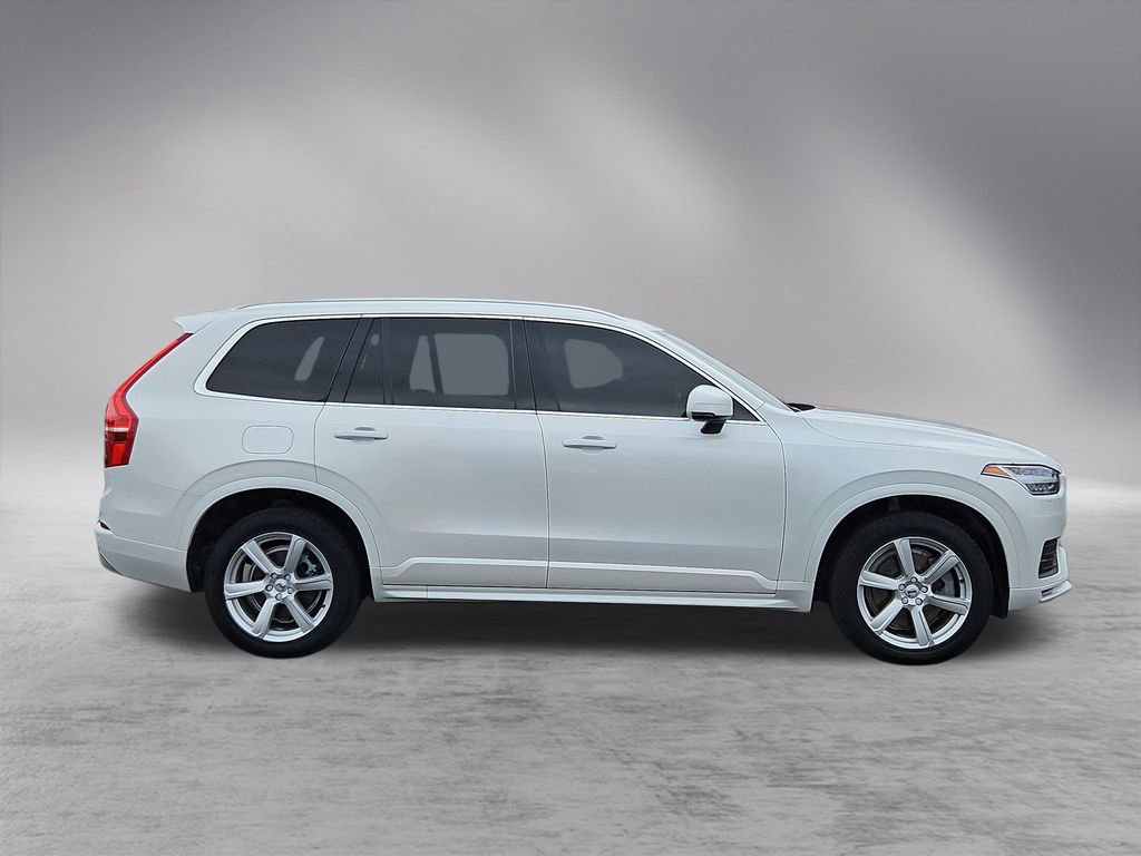 Used 2022 Volvo XC90 T5 Momentum image 8