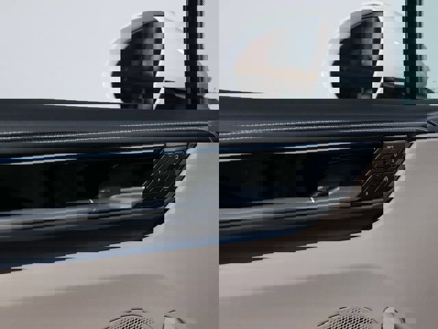 New 2026 Porsche Macan 4 Electric image 27