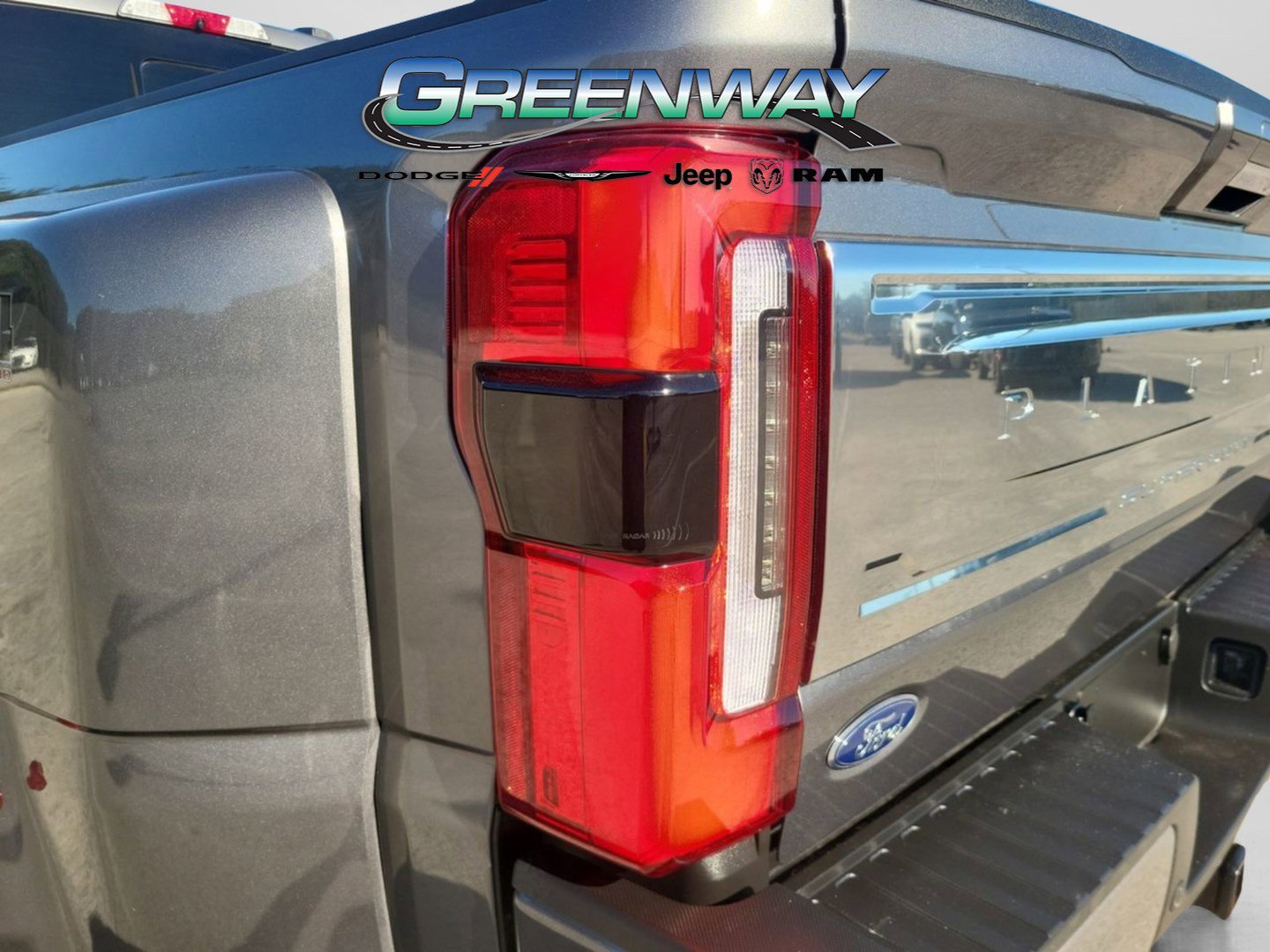 Used 2024 Ford F350 Platinum w/ FX4 Off-Road Package image 33