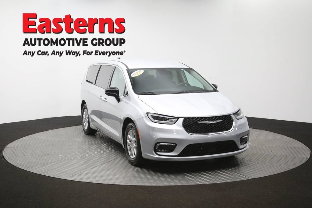 Used 2024 Chrysler Pacifica Touring-L FWD image 52