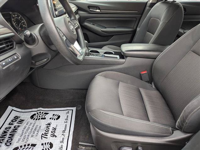 Used 2024 Nissan Altima 2.5 SV FWD image 14