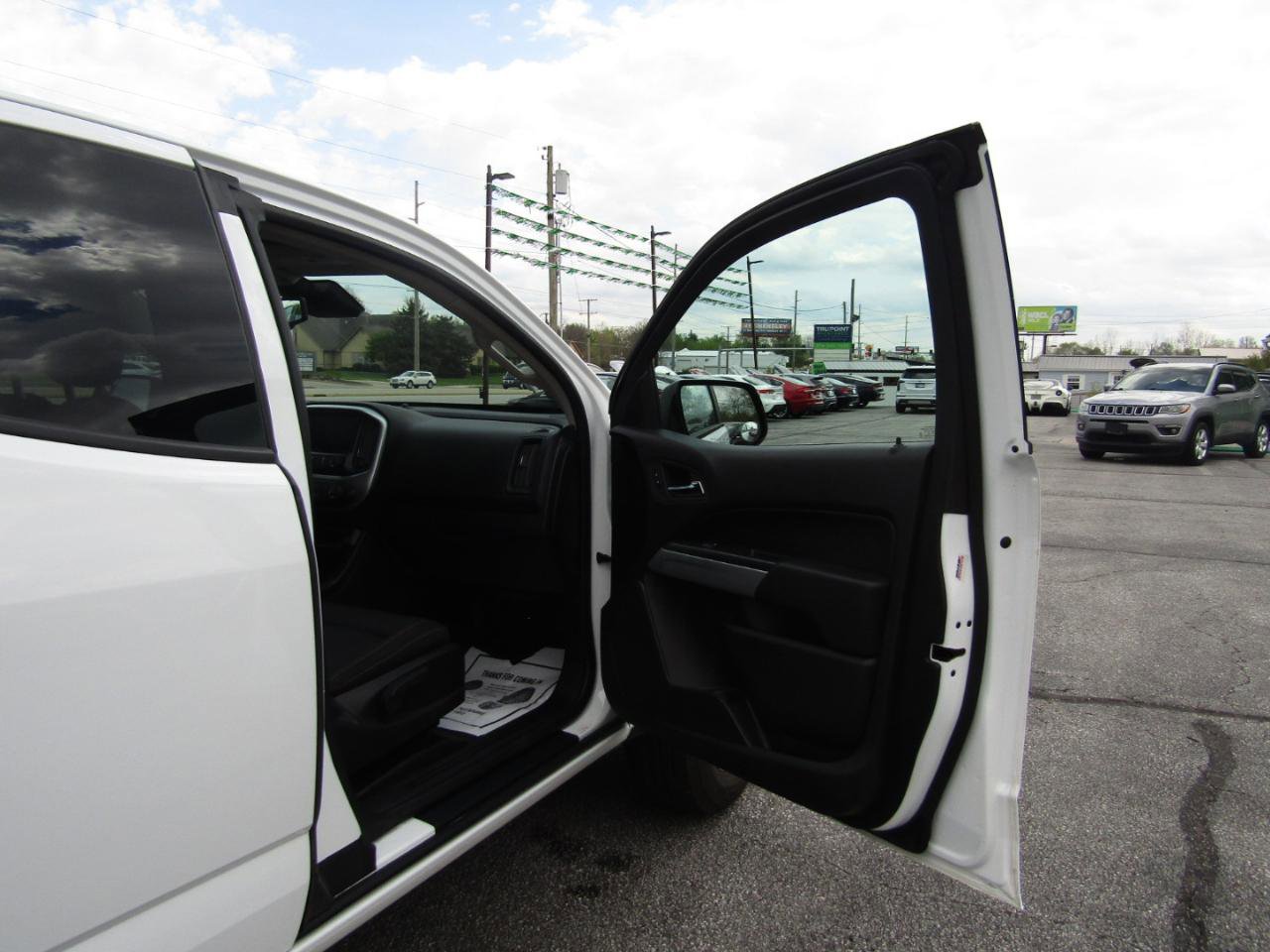 Used 2022 Chevrolet Colorado LT w/ Fleet Safety Package image 18
