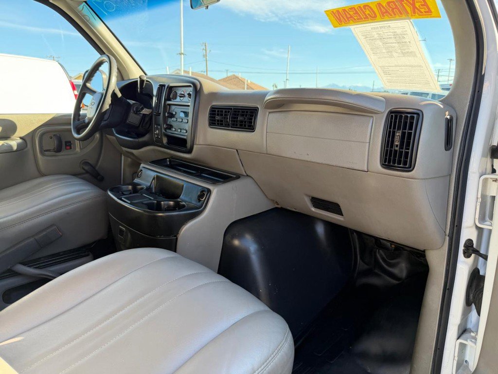 Used 2001 Chevrolet Express 3500 Extended Passenger image 20