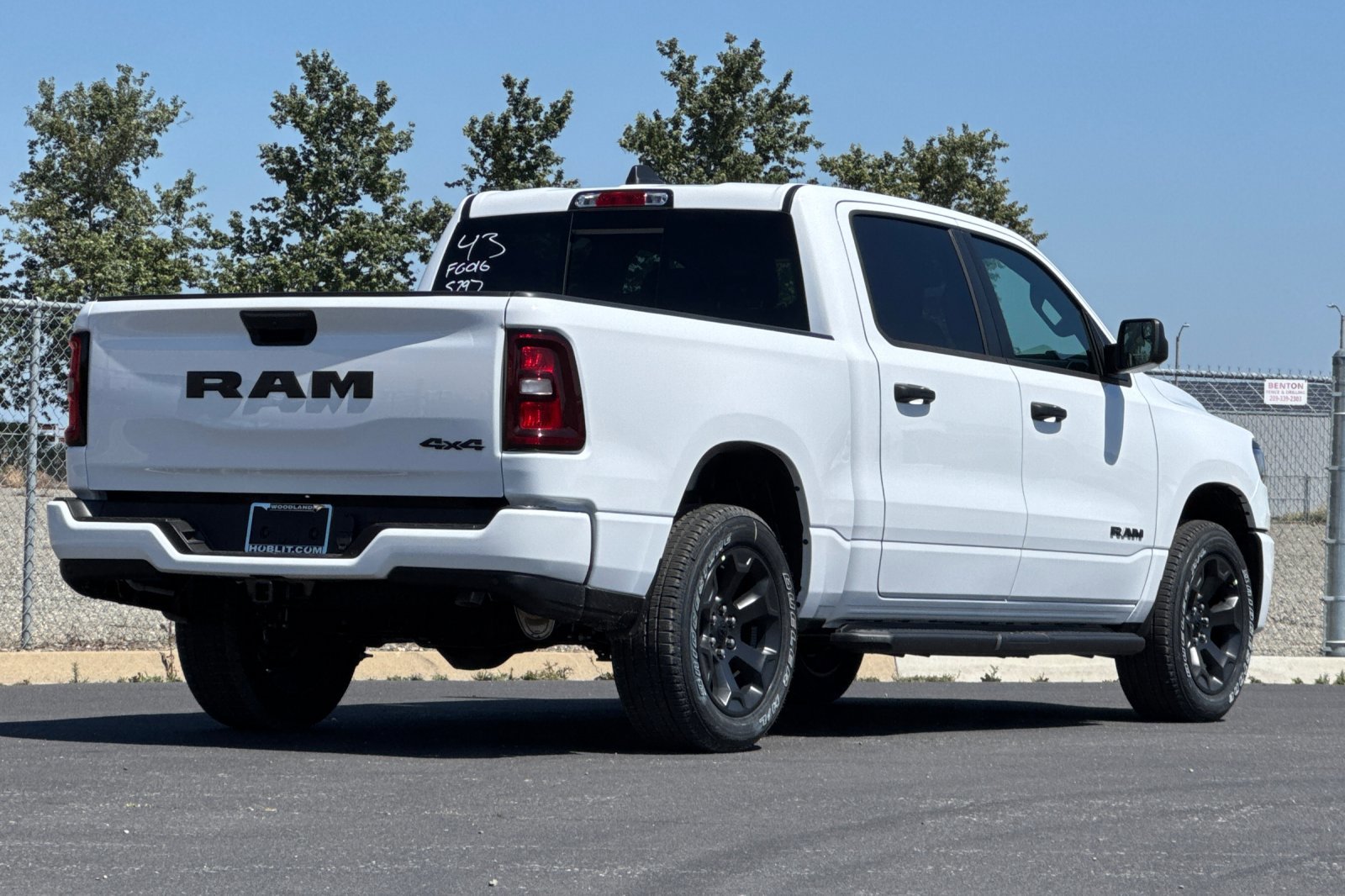 New 2026 RAM 1500 Express AWD/4WD image 3