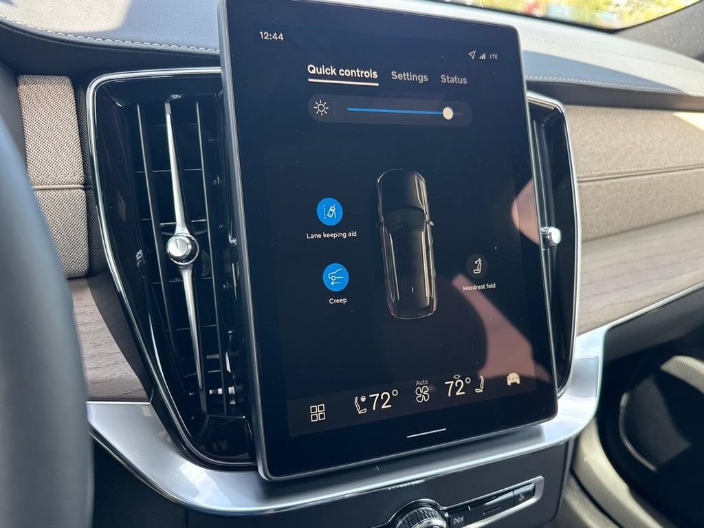 New 2026 Volvo XC90 T8 Plus w/ Protection Package Premier AWD/4WD image 19