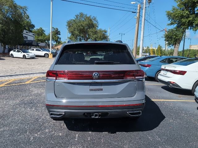 Used 2025 Volkswagen Atlas SE FWD image 6