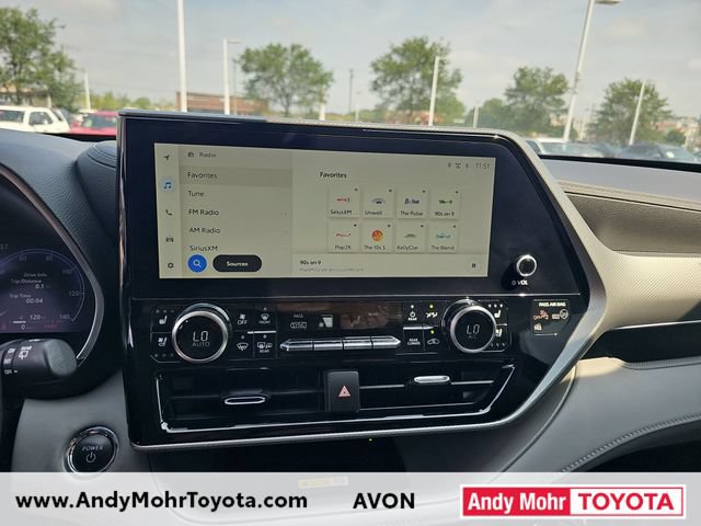 Used 2023 Toyota Highlander Platinum FWD image 21