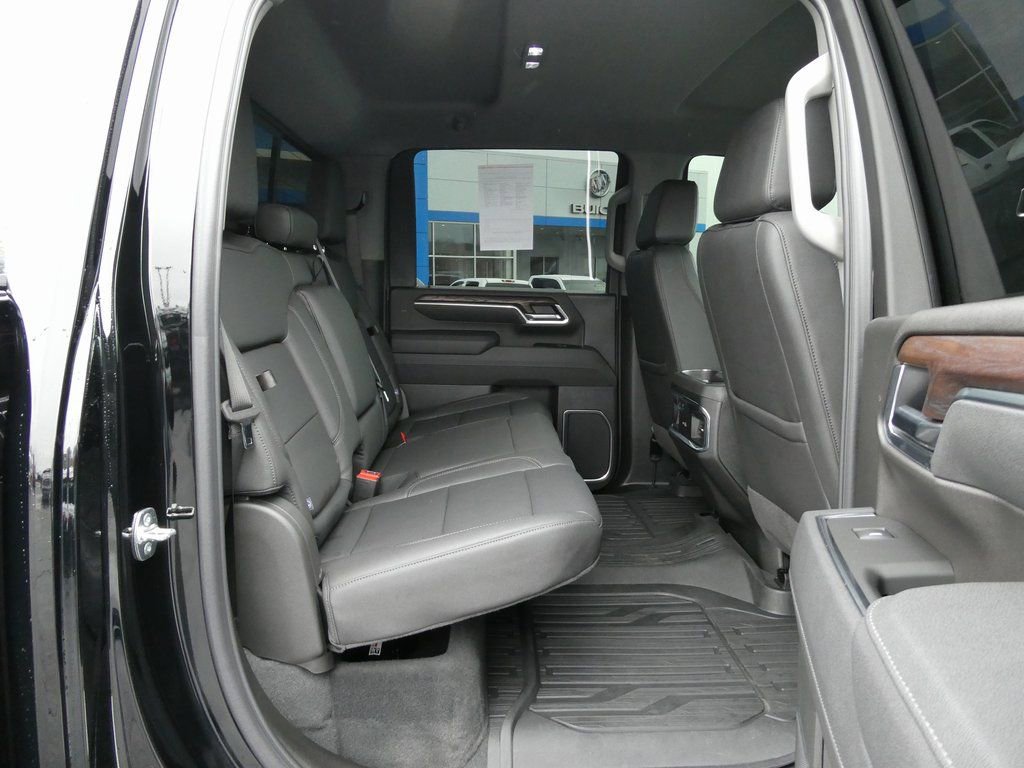 Certified 2025 GMC Sierra 2500 SLT w/ SLT Premium Package image 18