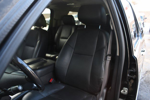 Used 2013 Chevrolet Suburban LTZ image 17