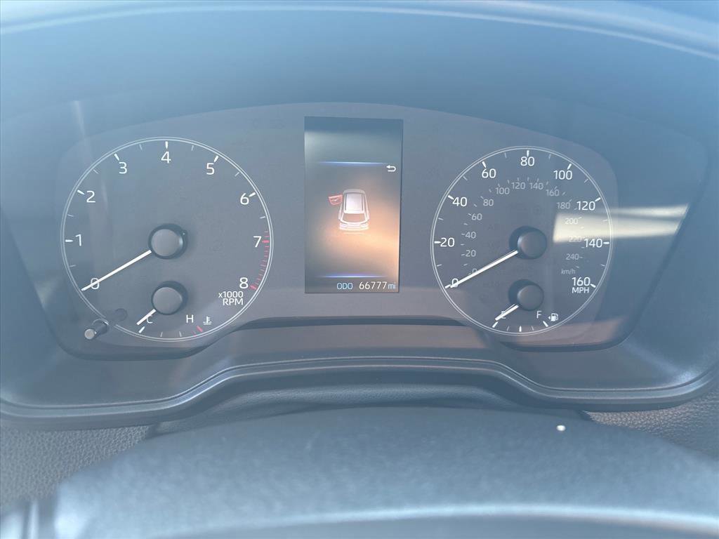 Used 2023 Toyota Corolla Cross LE image 6