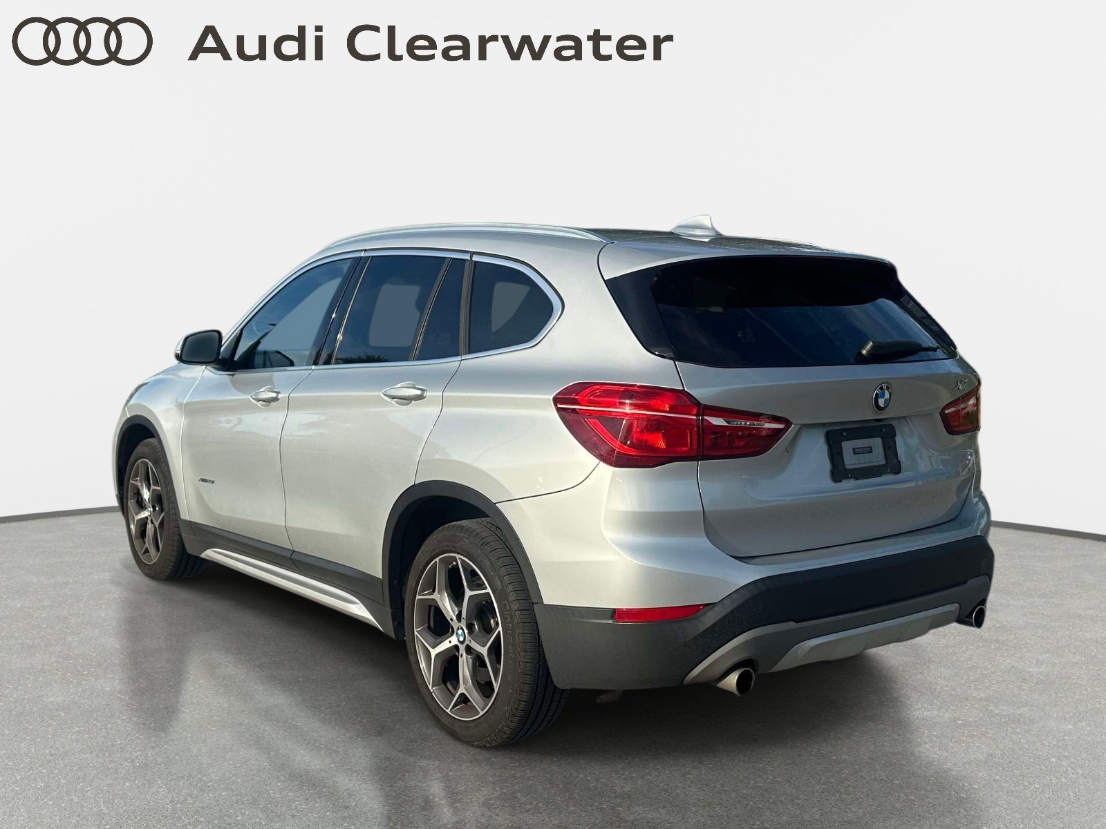 Used 2018 BMW X1 xDrive28i w/ Convenience Package AWD/4WD image 3