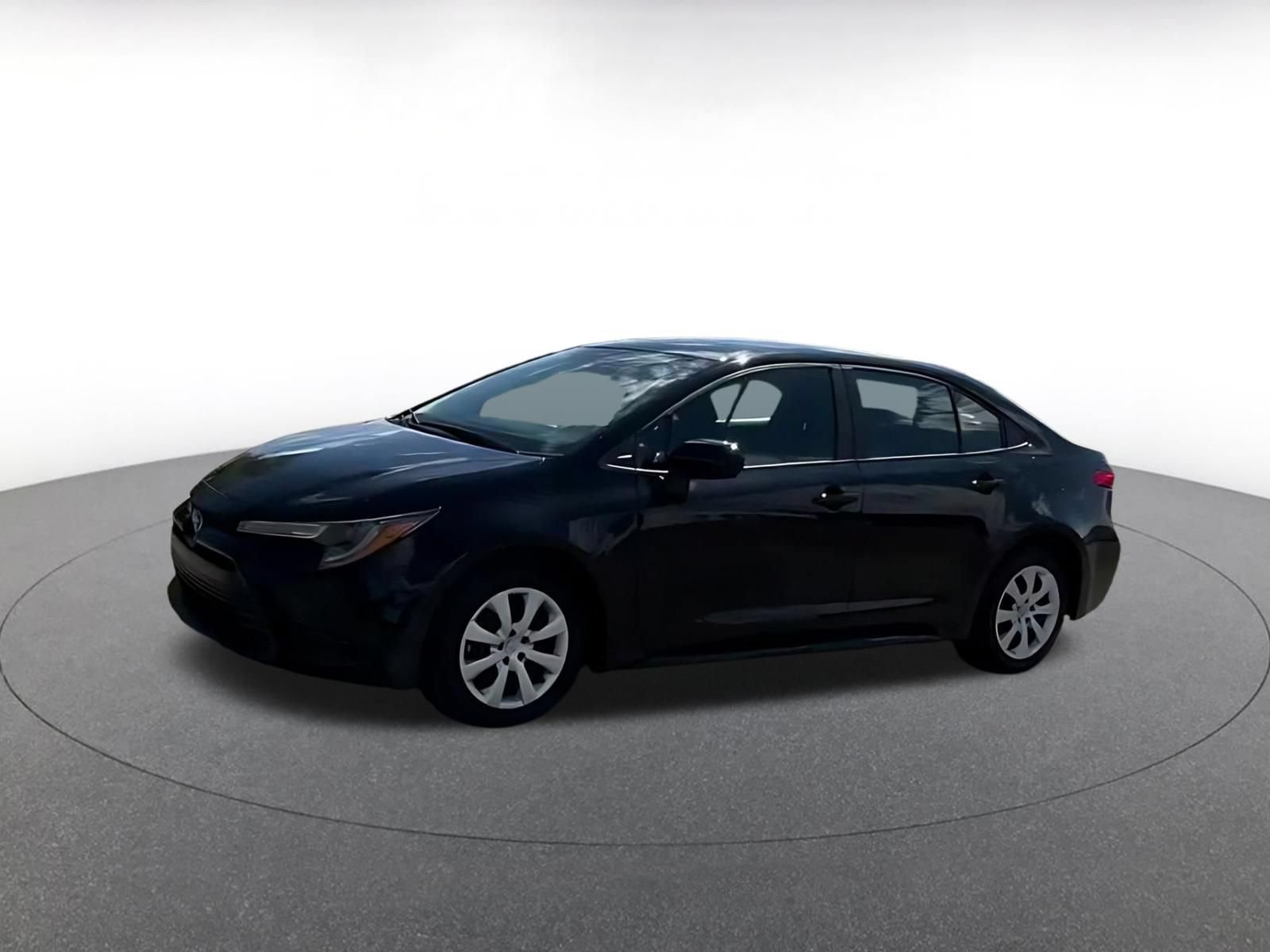 Used 2025 Toyota Corolla LE FWD image 6