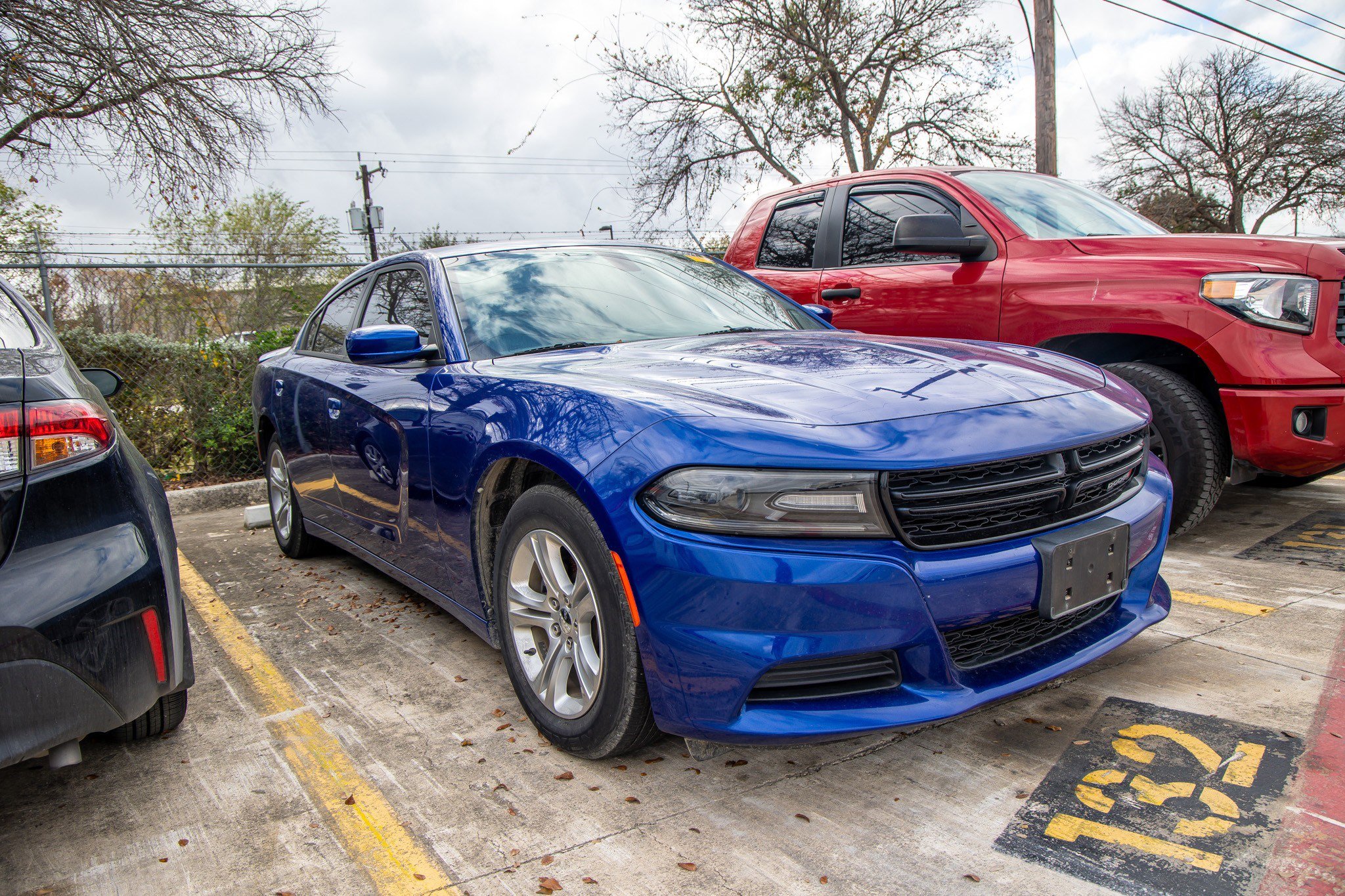 Used 2019 Dodge Charger SXT image 6