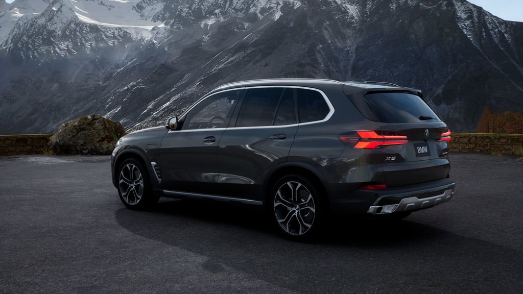 New 2026 BMW X5 xDrive50e w/ Climate Comfort Package image 2