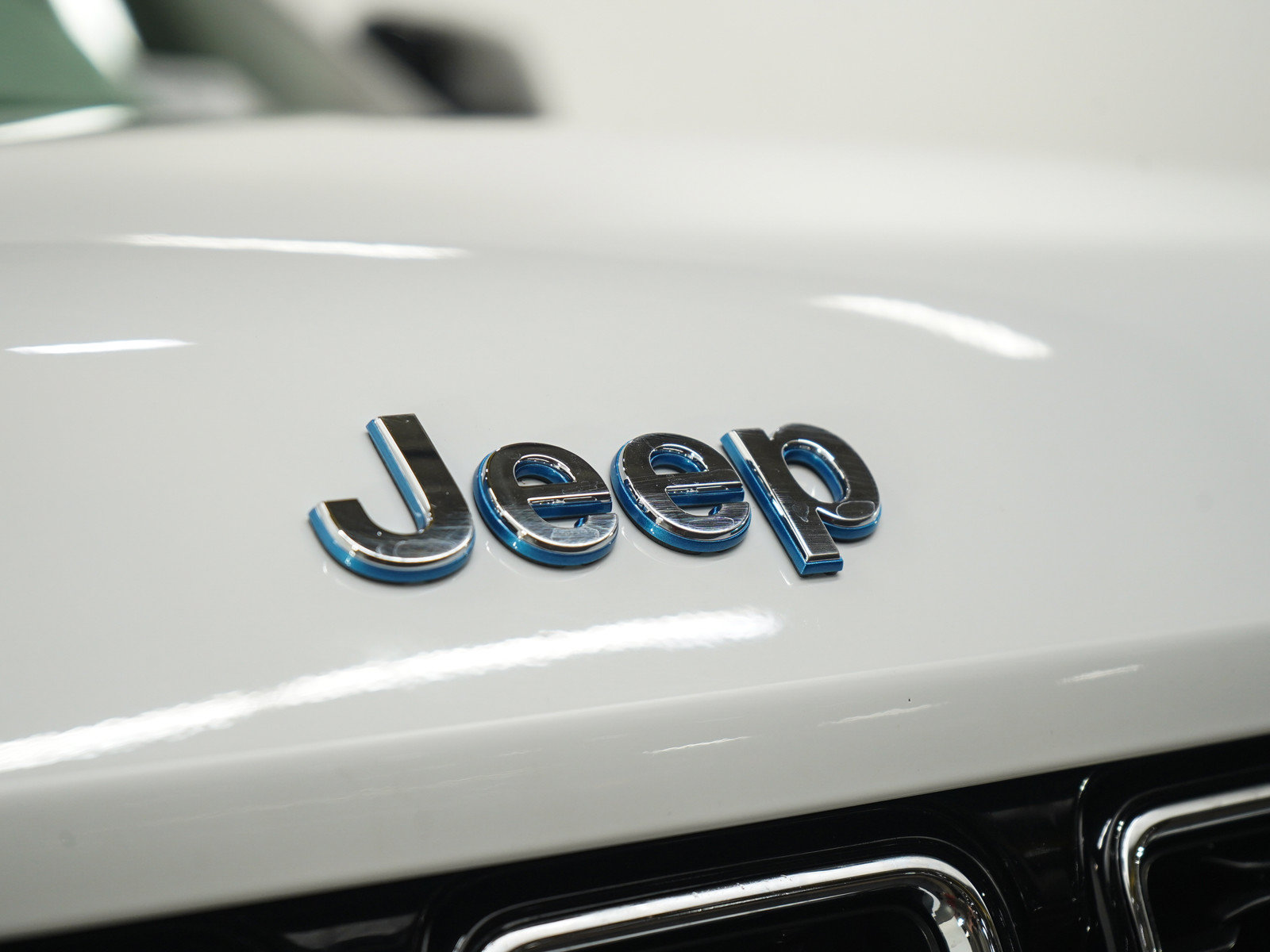 Used 2024 Jeep Grand Cherokee Limited 4xe AWD/4WD image 33