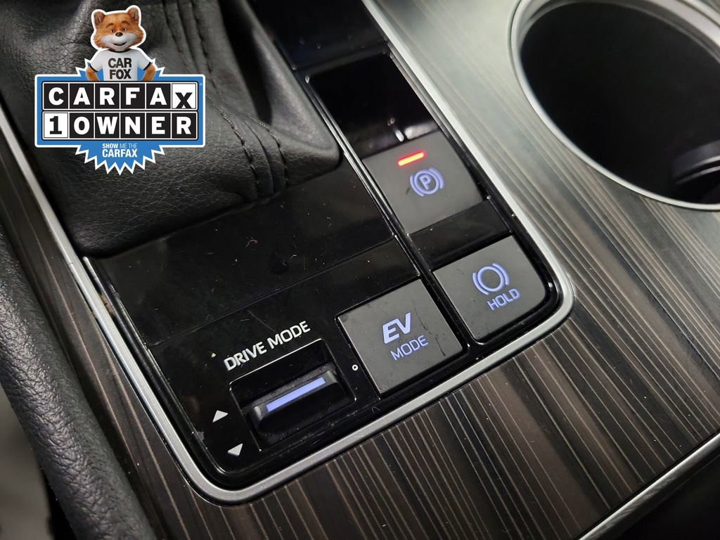 Used 2024 Toyota Sienna Platinum image 16