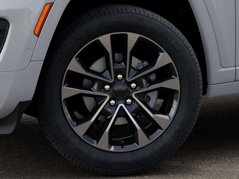 New 2025 Jeep Grand Cherokee L Overland w/ Advanced Protech Group III AWD/4WD image 9