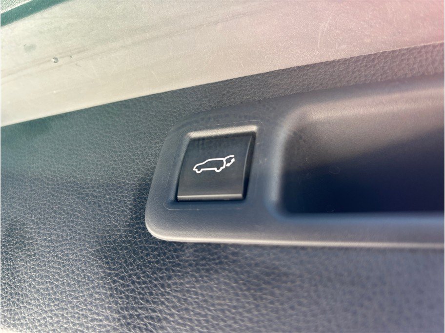 Used 2021 Toyota Highlander XSE FWD image 48