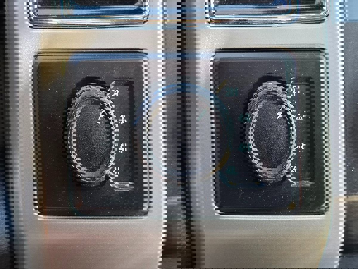 Used 2019 Ford F150 Lariat image 40