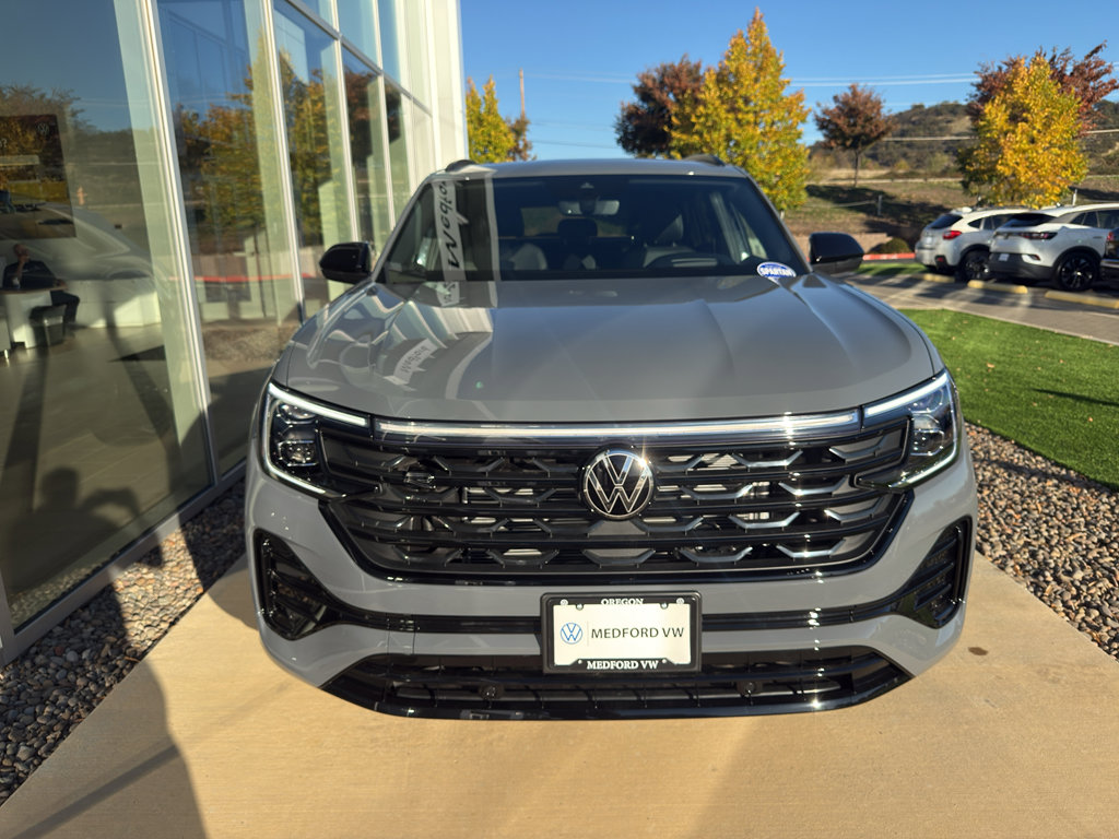 New 2026 Volkswagen Atlas Cross Sport SEL R-Line image 2