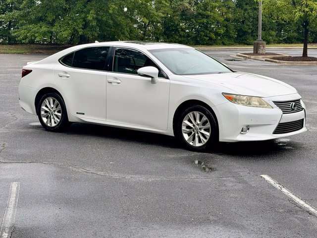 Used 2013 Lexus ES 300h w/ Luxury Pkg FWD image 10