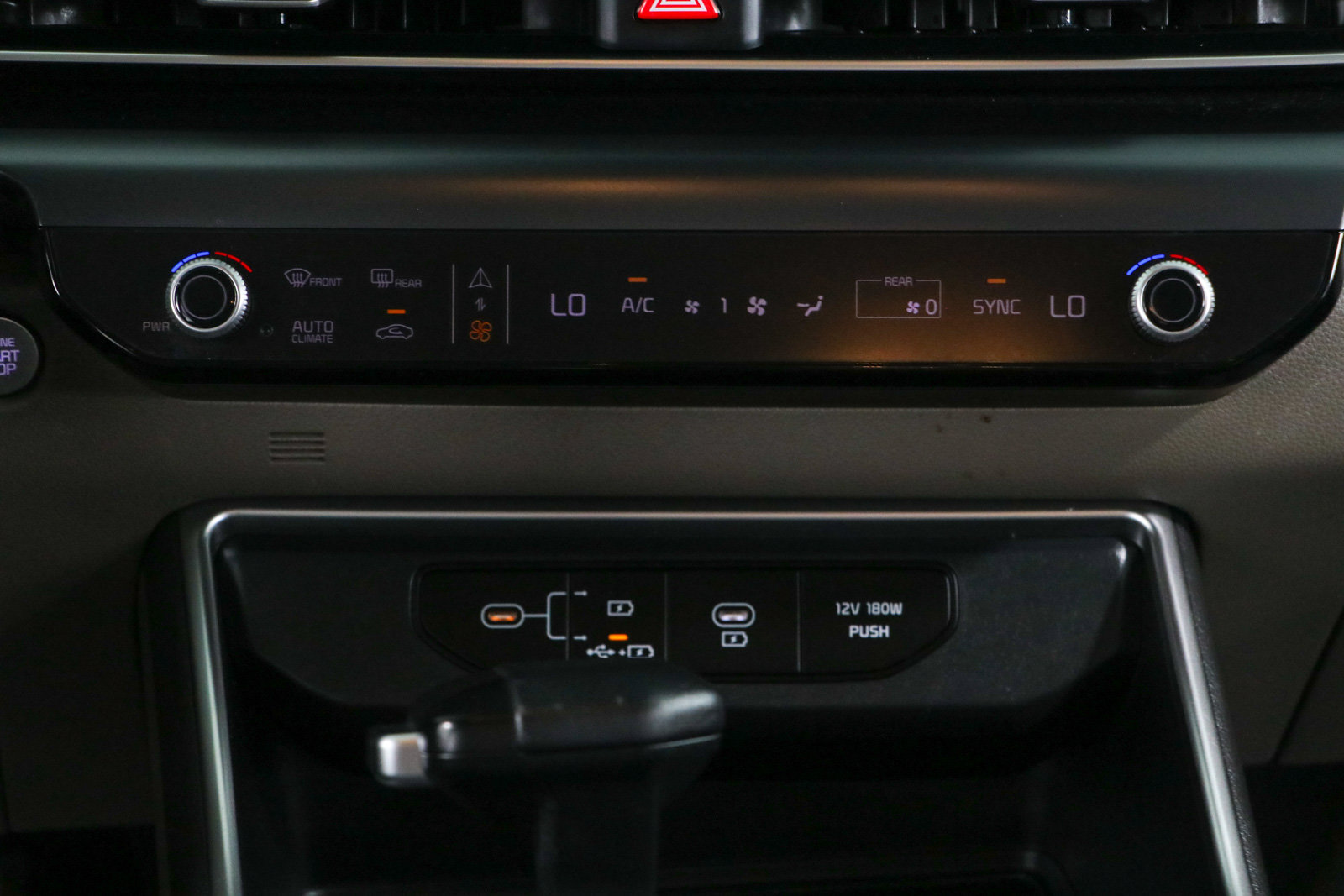 Used 2025 Kia Carnival FWD image 20